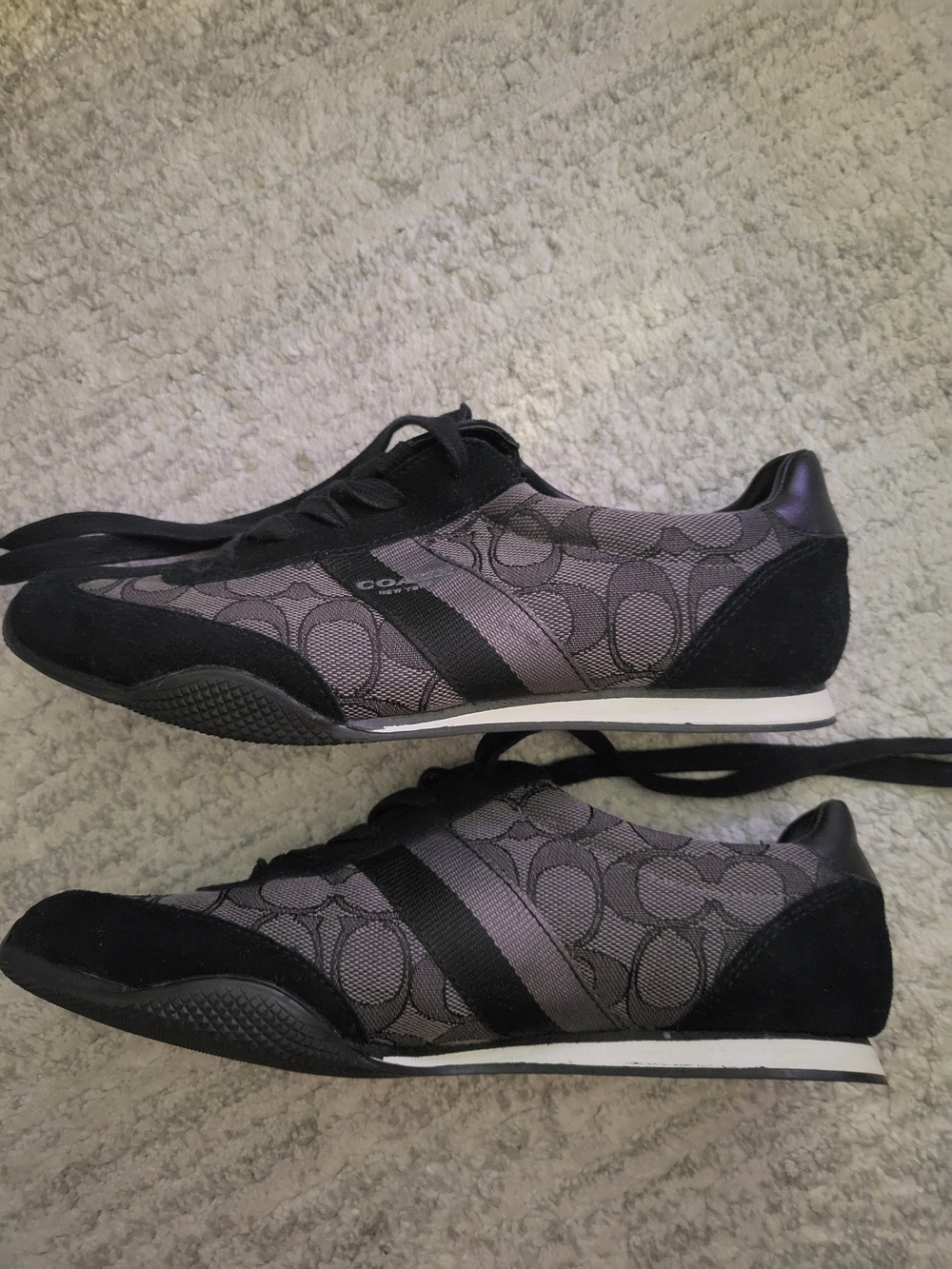 Coach Women’s Kelson Black Signature Logo Sneakers, Size 7